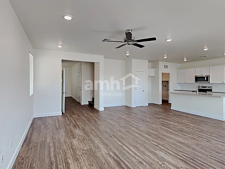 2021 Reaves Way — Photo 8