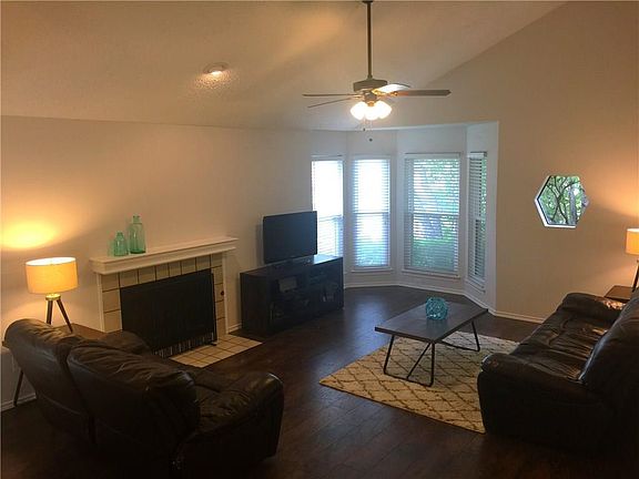 5th image of 3729 Verlaine Dr