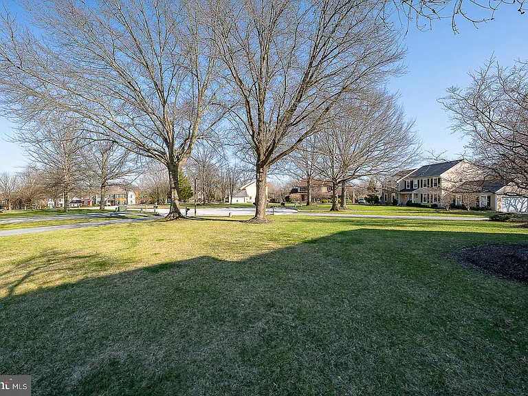 1099 Armstrong Ct — Photo 47