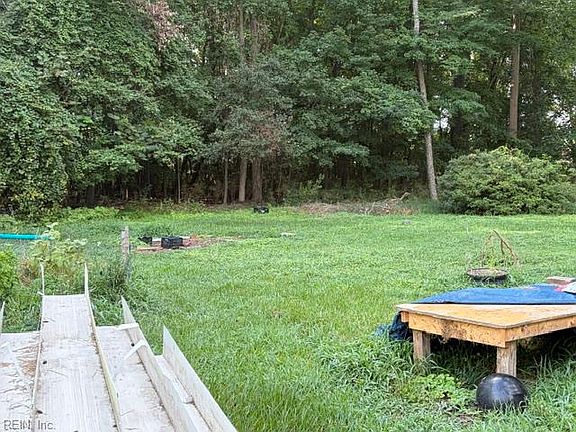 3rd image of 3609 Parr Ln