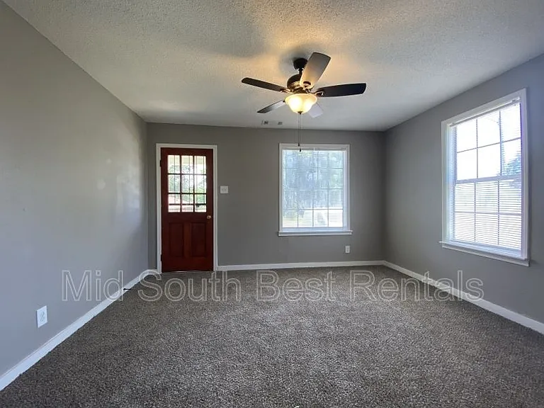 341 Fields Ave — Photo 8