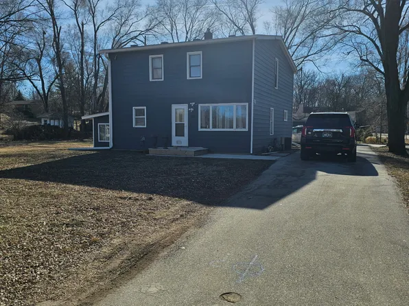 690 NW 45th Pl, Des Moines, IA 50313