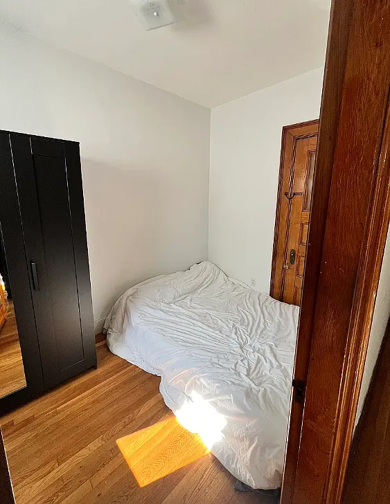 1 bed, 9999 sqft, $2,200 — Photo 2