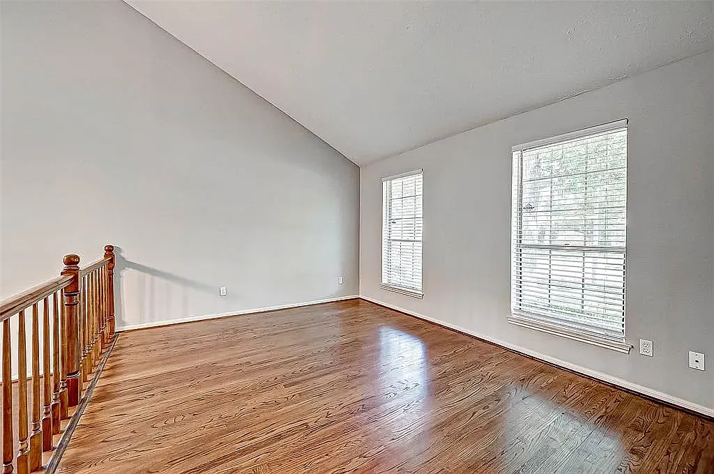 3 bed, 2652 sqft, $2,100 — Photo 4
