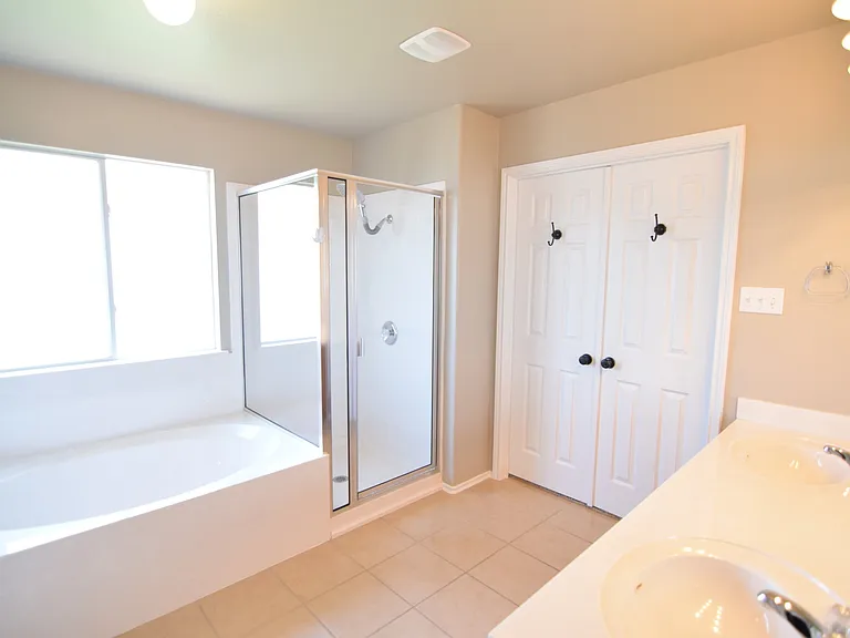 2203 Ryan Dr — Photo 21