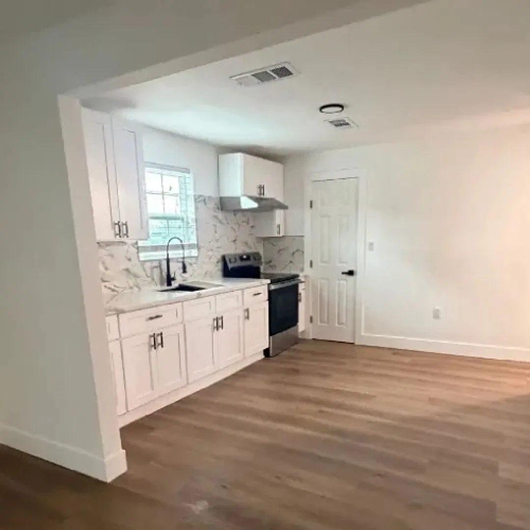 204 S 7th St | 3 Bedrooms in La Porte | Allegiant — Photo 3