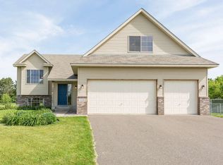 1514 18th Ct SE, Cambridge, MN 55008