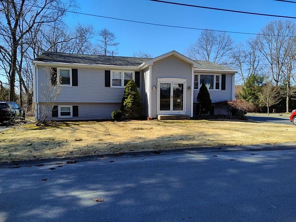 1st image of 6 Tiffany Dr