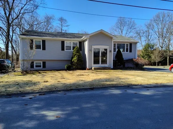 6 Tiffany Dr, Cumberland, RI 02864