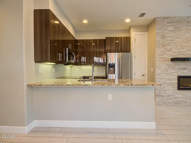 1320 N Beach St — Photo 11