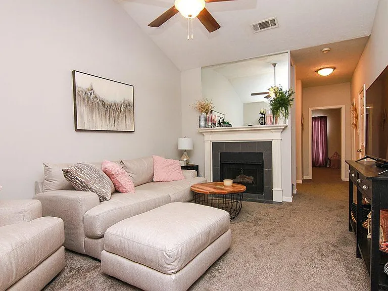 South Bluffs Apartments — Photo 56