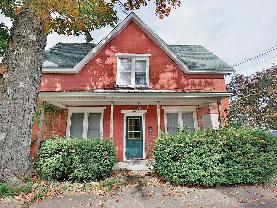 1st image of 821 W Pleasant St