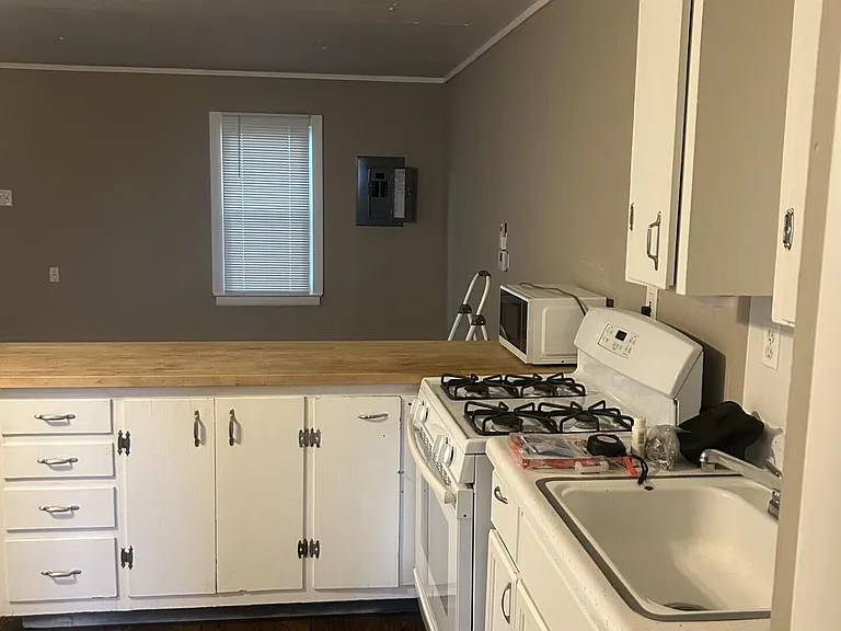 3505 Westwind Dr #B — Photo 12
