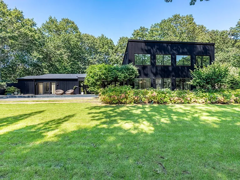 49 Longwoods Ln — Photo 3