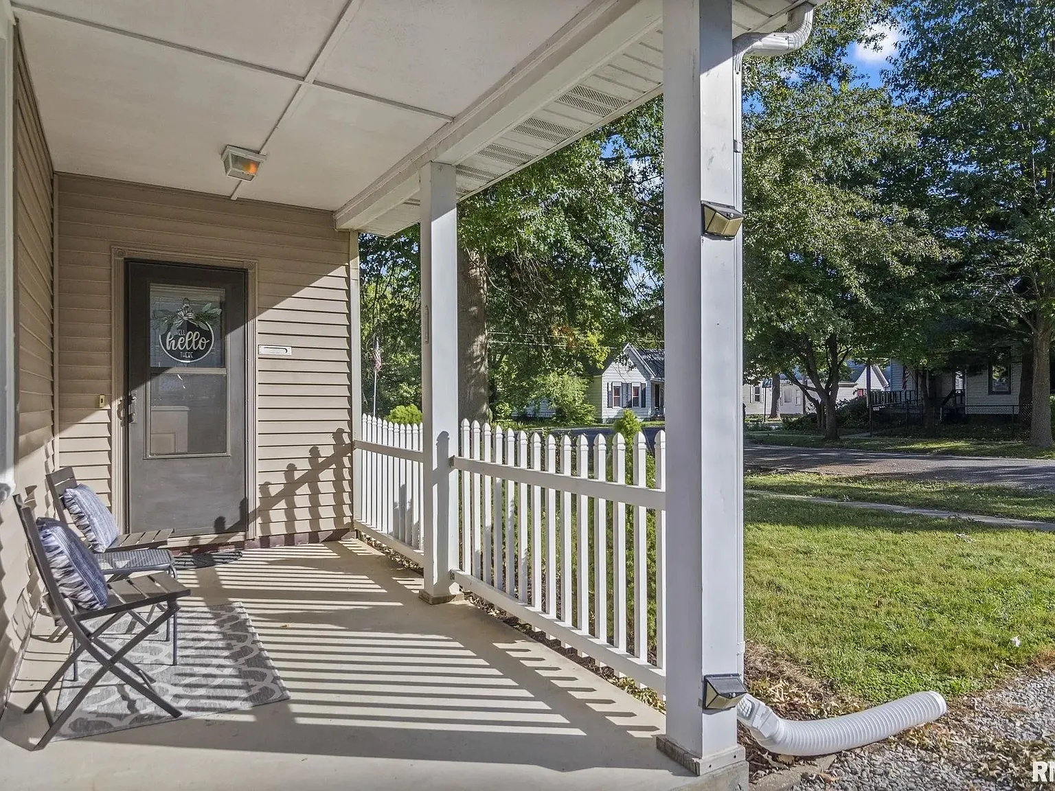 Tastefully Appointed 2-Bedroom Home - minutes to Medical District — Photo 2