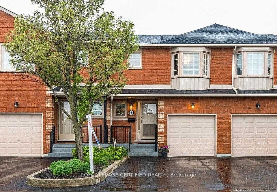 1st image of 255 Mount Albion Rd #7