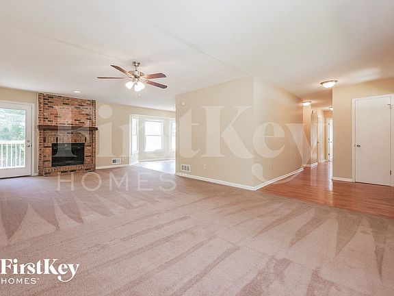 2nd image of 1701 Underwood Dr SE