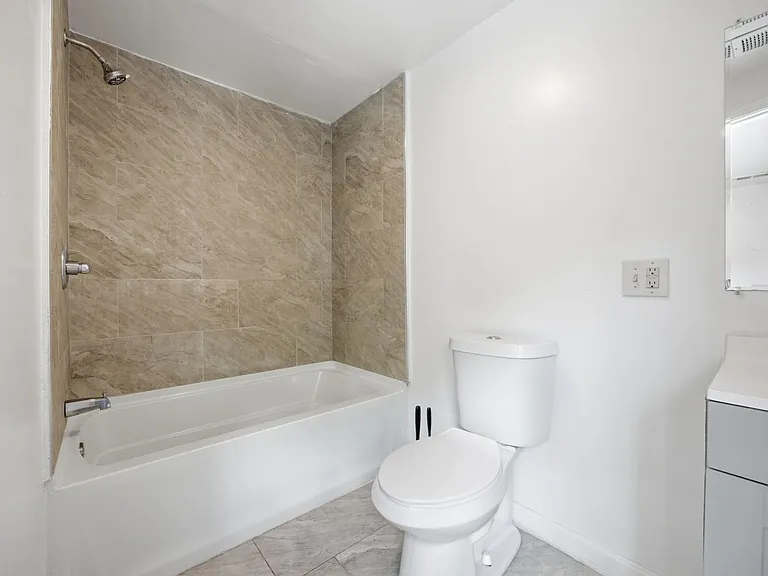2822 Salisbury St — Photo 25