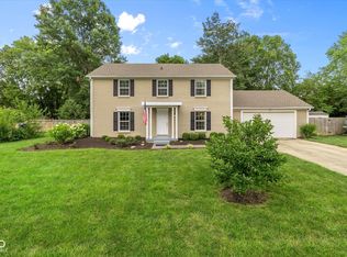 10907 Pleasantview Dr, Carmel, IN 46033