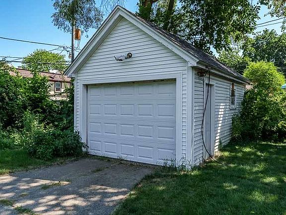 5th image of 2203 Benderwirt Ave
