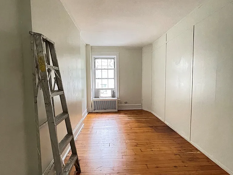 145 E 36th St #4 — Photo 5