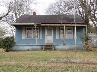 Pillow St, Clifton, TN 38425