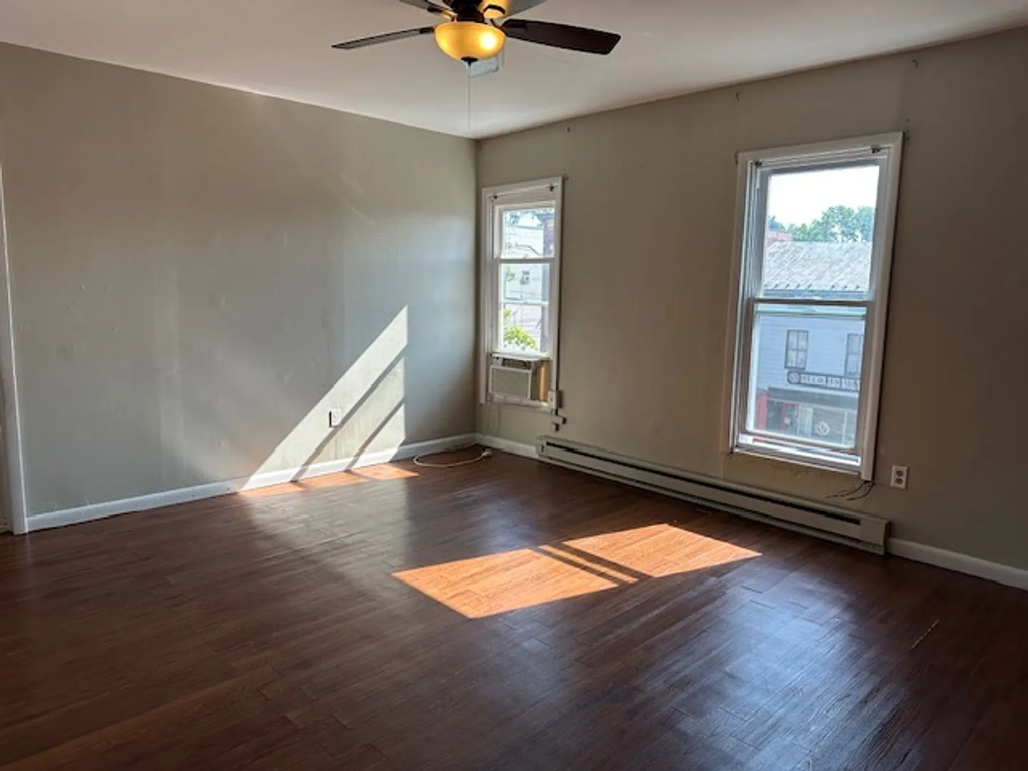 Located in Carlisle, PA, This 2-Bedroom, 1-Bath 3rd Floor Apartment Offers Straightforward, Comfo... — Photo 2