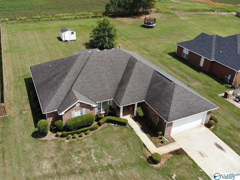 2nd image of 257 Round Top Dr