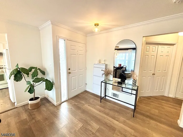 702 Pinehurst Ct #7 — Photo 2