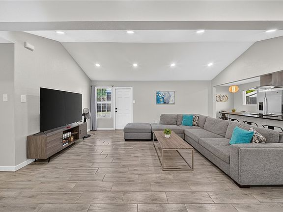 3rd image of 4637 Stonegate Way