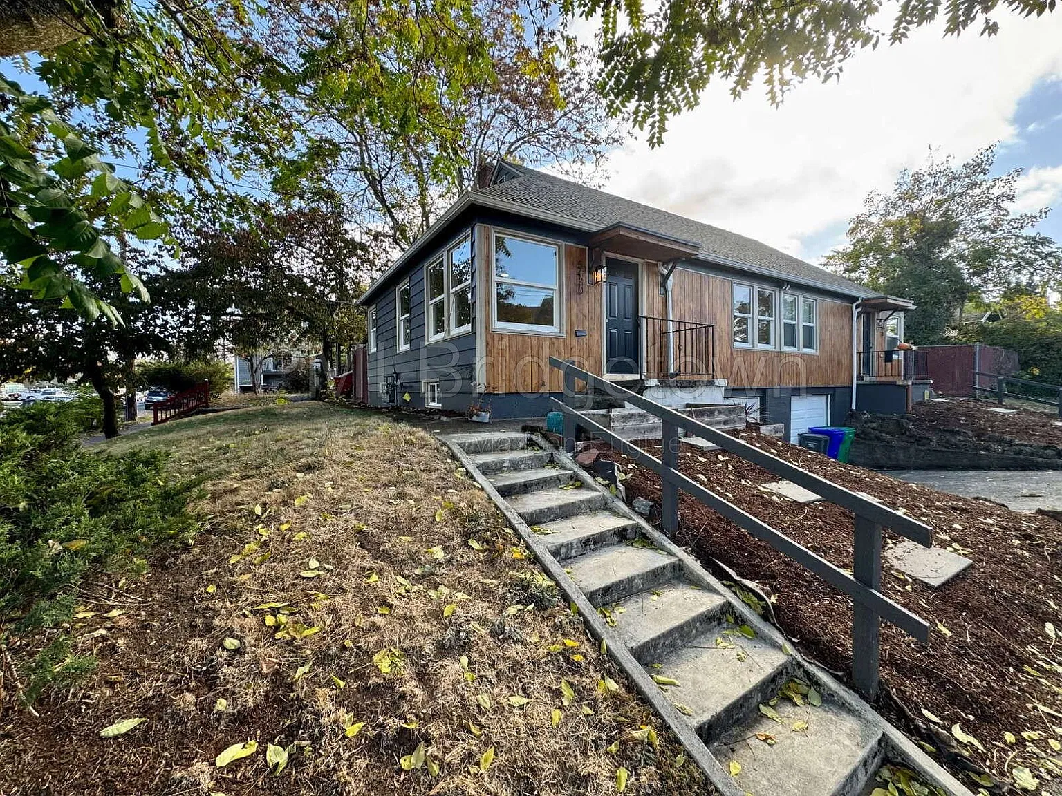 2 bed, 1.0 bath, 810 sqft, $2,345 — Photo 2