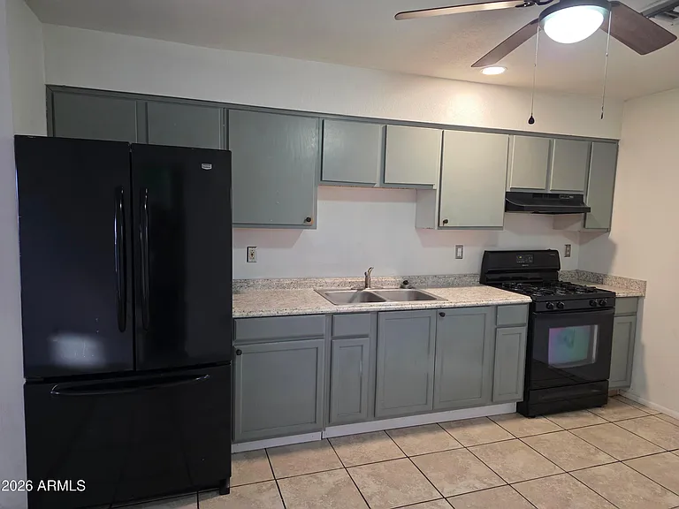 504 N Roosevelt Ave — Photo 13