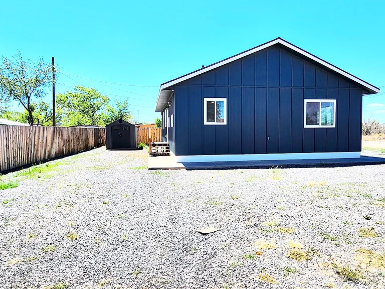 241 N Brown St — Photo 4