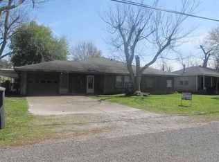 6184 Jackson St, Groves, TX 77619