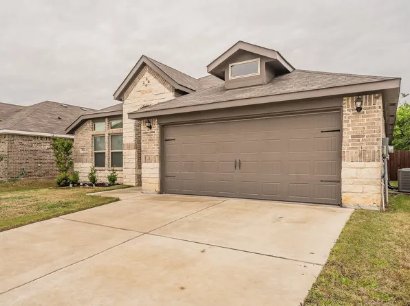 9916 Mescalbean Blvd, Crowley, TX 76036