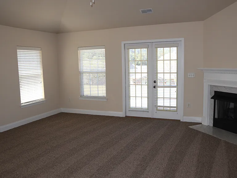 148 Old Ivy Rd — Photo 6