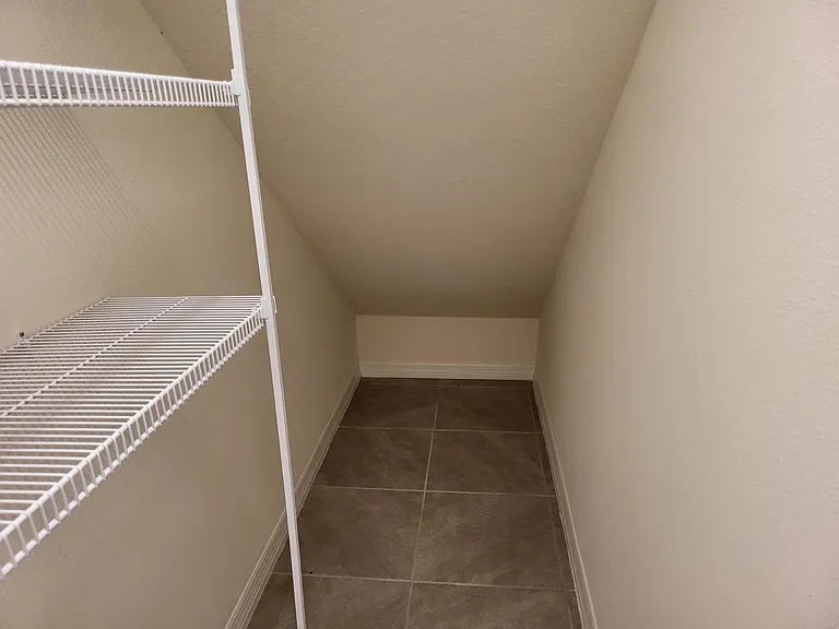 1204 Draintree St — Photo 7