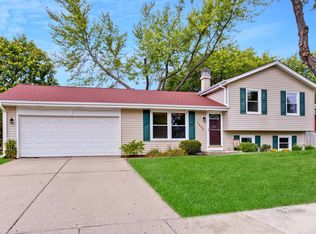 1404 N Madlock Ct, Elgin, IL 60123