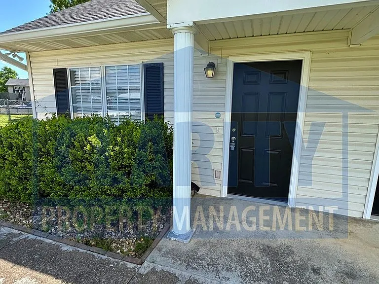 7812 Avalon Acres Ct — Photo 2