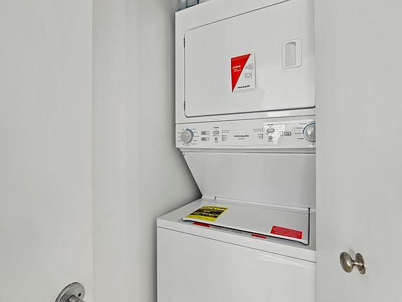 5th image of 33 W Ontario St APT 20D