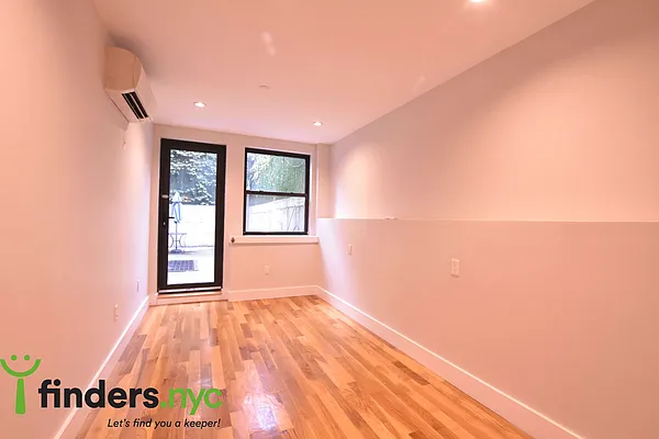 Rented by Clove Realty LLC | media 8