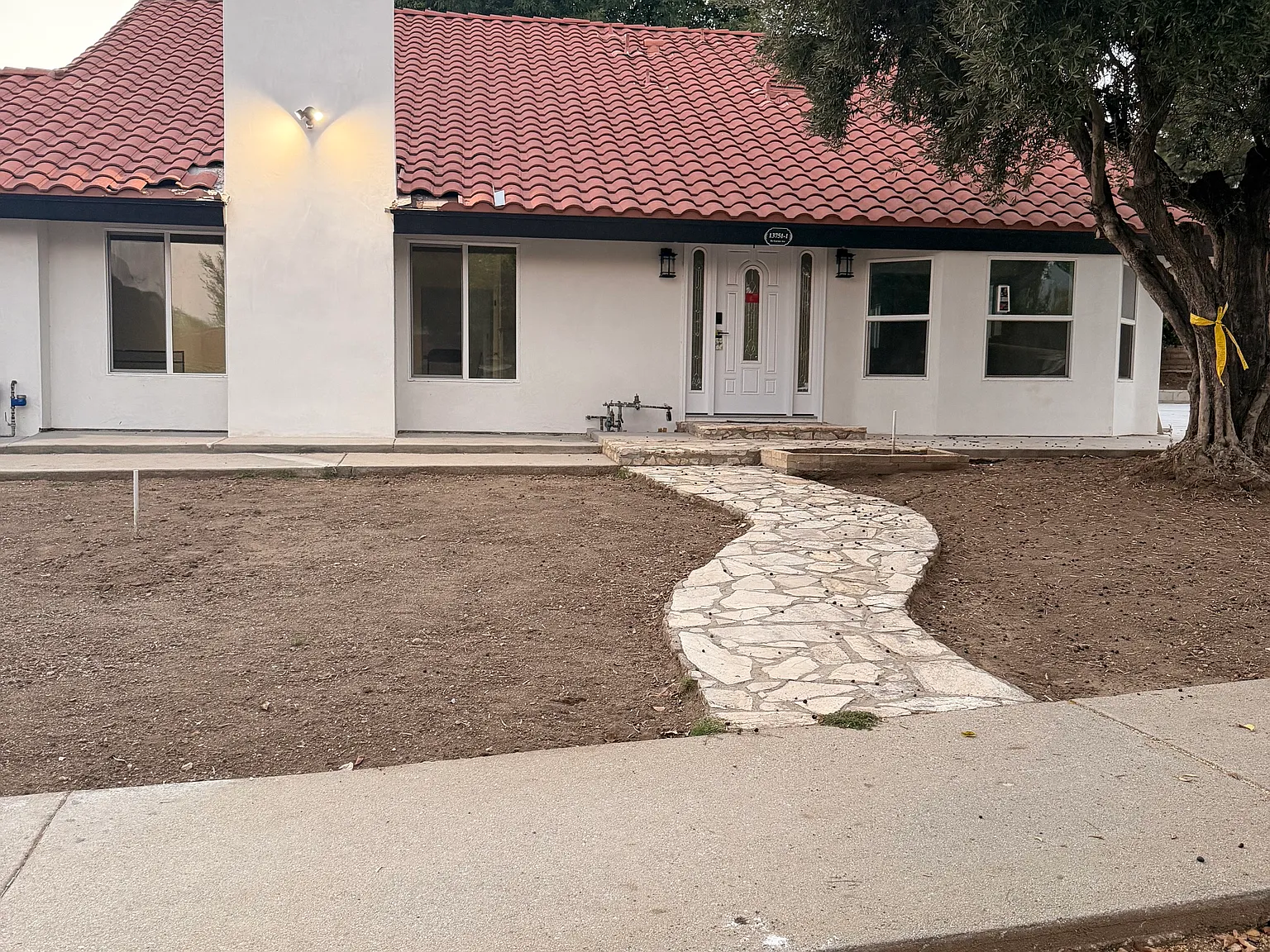 5 bed, 2220 sqft, $5,500 — Photo 1