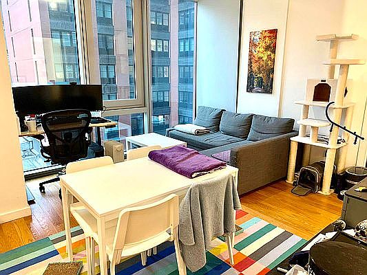 1st image of 436 Albee Sq #5C