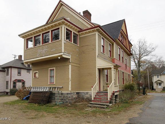 5th image of 914 S Westnedge Ave