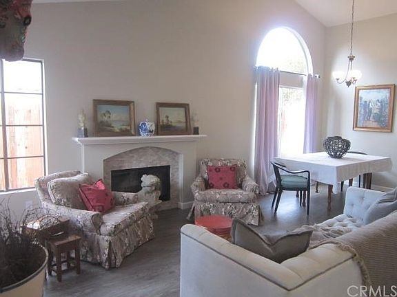 5th image of 39645 Almansa Ct