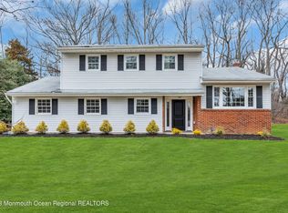 1 Gettysburg Dr, Manalapan, NJ 07726