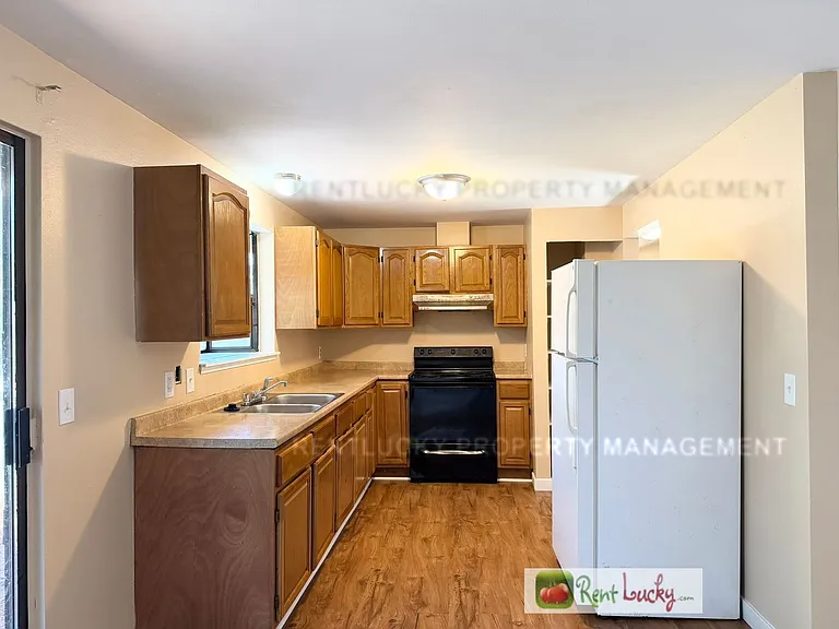 2516 S 284th St — Photo 7