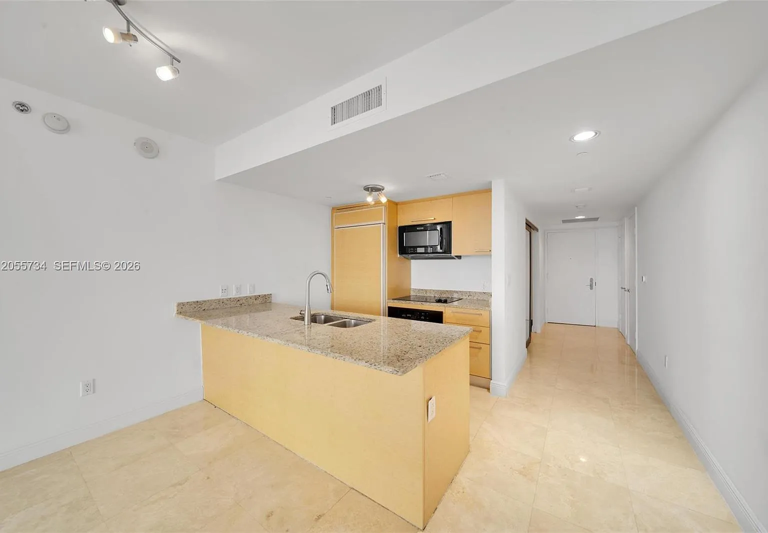 Beach Club Three Condo — Photo 1