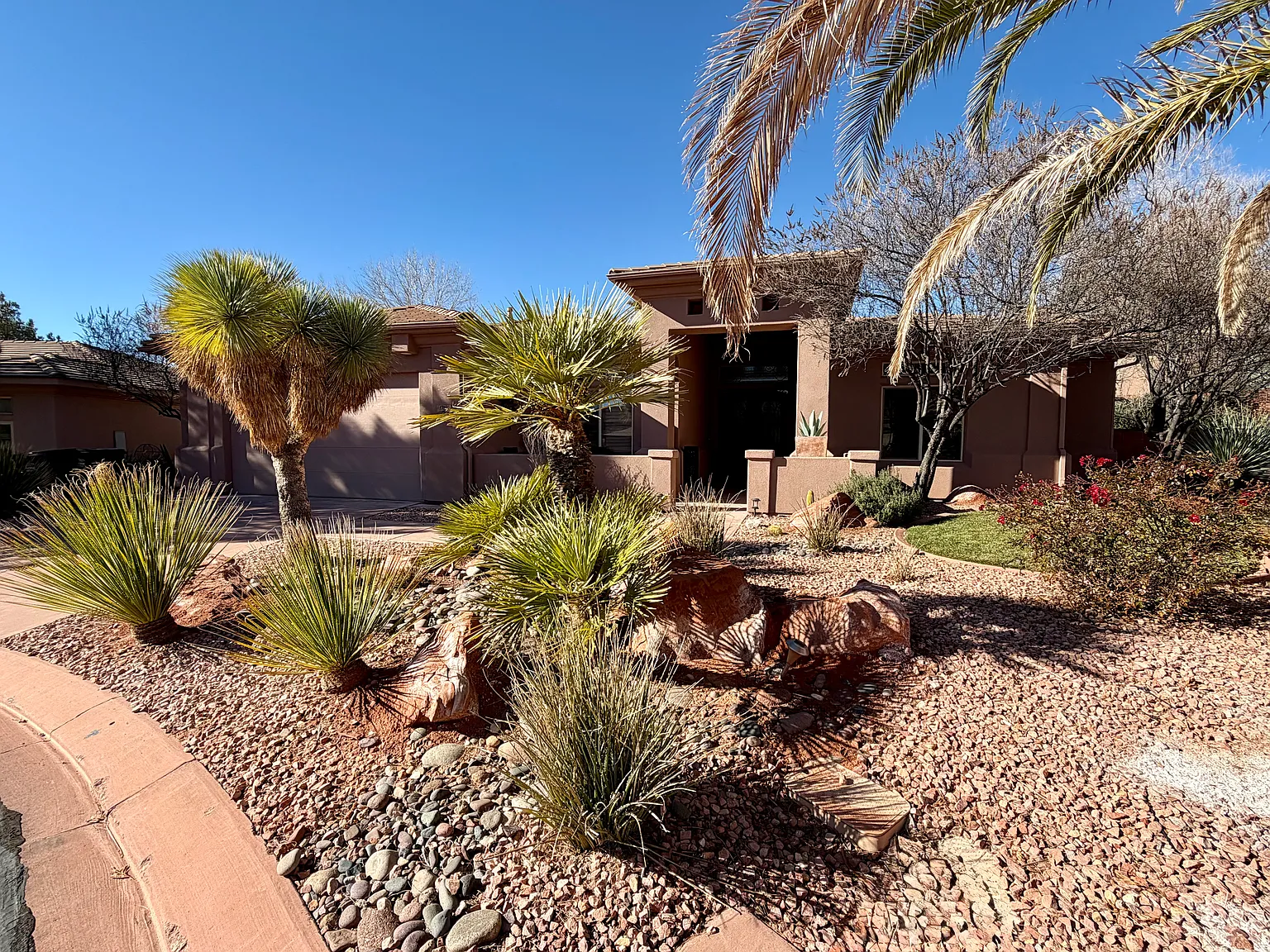 3 bed, 2083 sqft, $2,900 — Photo 2