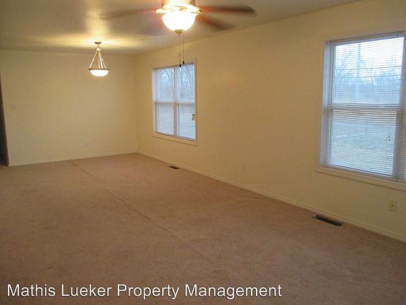 2nd image of 826 Whitetail Ct
